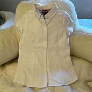 Preppy Girls button down Tommy Hilfiger size 8 button down top to look cute